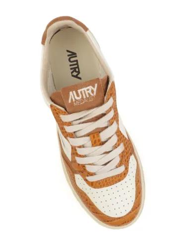 Picture of AUTRY | Women's Medalist Low Sneakers in Textured Leather