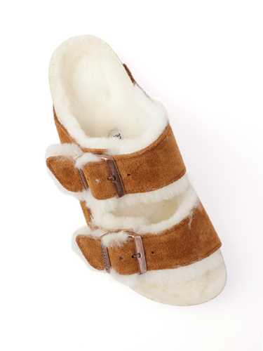 Picture of BIRKENSTOCK | Women's Arizona Shearling Slippers